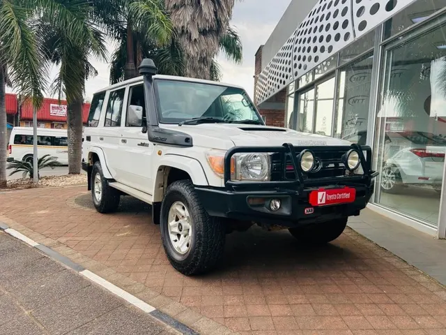 2015 Toyota Land Cruiser 76 4.5D-4D LX V8 Station Wagon