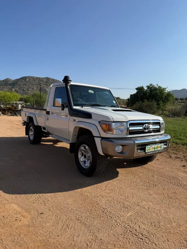 2021 Toyota Land Cruiser 70 4.5 PICKUP