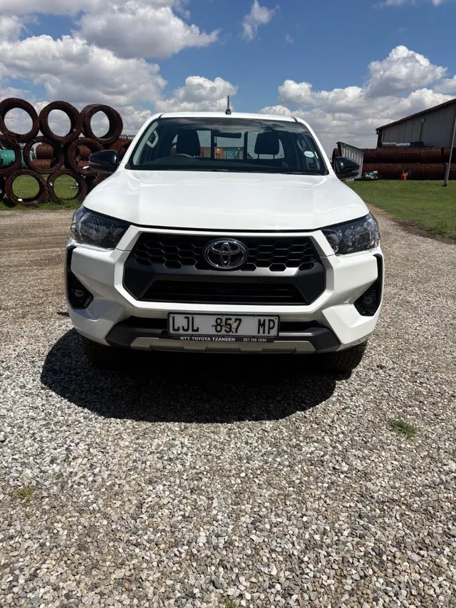 2025 Toyota Hilux 2.4GD-6 Xtra Cab Raider Auto