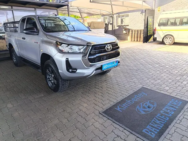 2023 Toyota Hilux 2.4GD-6 Xtra Cab Raider