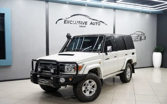 2014 Toyota Land Cruiser 76 4.5D-4D LX V8 Station Wagon