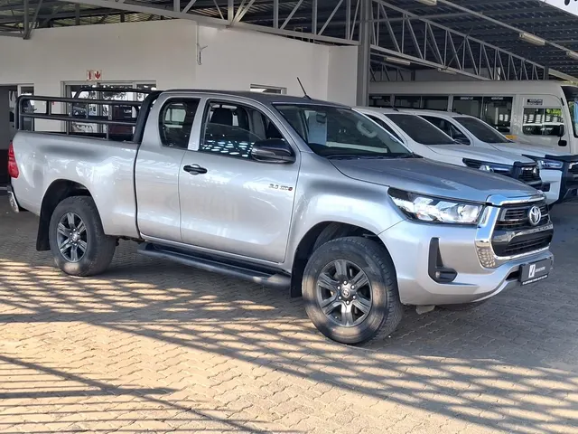 2023 Toyota Hilux 2.4GD-6 Xtra Cab Raider Auto