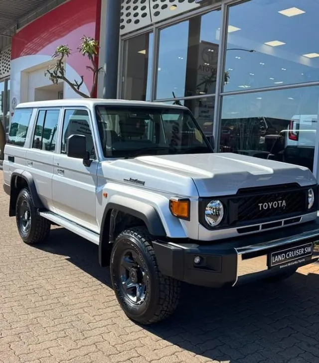 2026 Toyota Land Cruiser 76 2.8GD-6 Station Wagon LX Manual