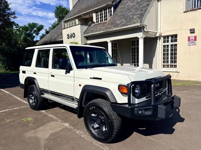 2026 Toyota Land Cruiser 76 2.8GD-6 Station Wagon VX