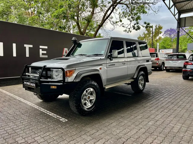 2014 Toyota Land Cruiser 76 4.5D-4D LX V8 Station Wagon