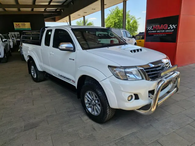 2016 Toyota Hilux 3.0D-4D Xtra Cab Raider Legend 45