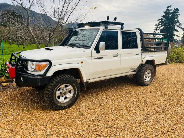 2018 Toyota Land Cruiser 79 4.5D-4D LX V8 Double Cab