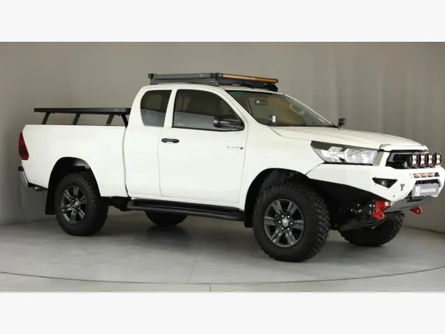 2023 Toyota Hilux 2.4GD-6 Xtra Cab Raider