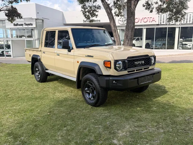 2026 Toyota Land Cruiser 79 2.8GD-6 Double Cab Manual