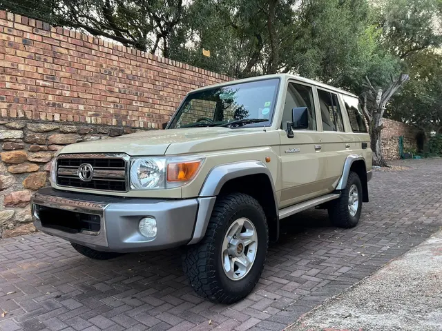 2014 4.2 Land cruiser 76