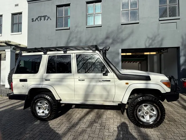 2015 Toyota Land Cruiser 76 4.5d V8 Station Wagon