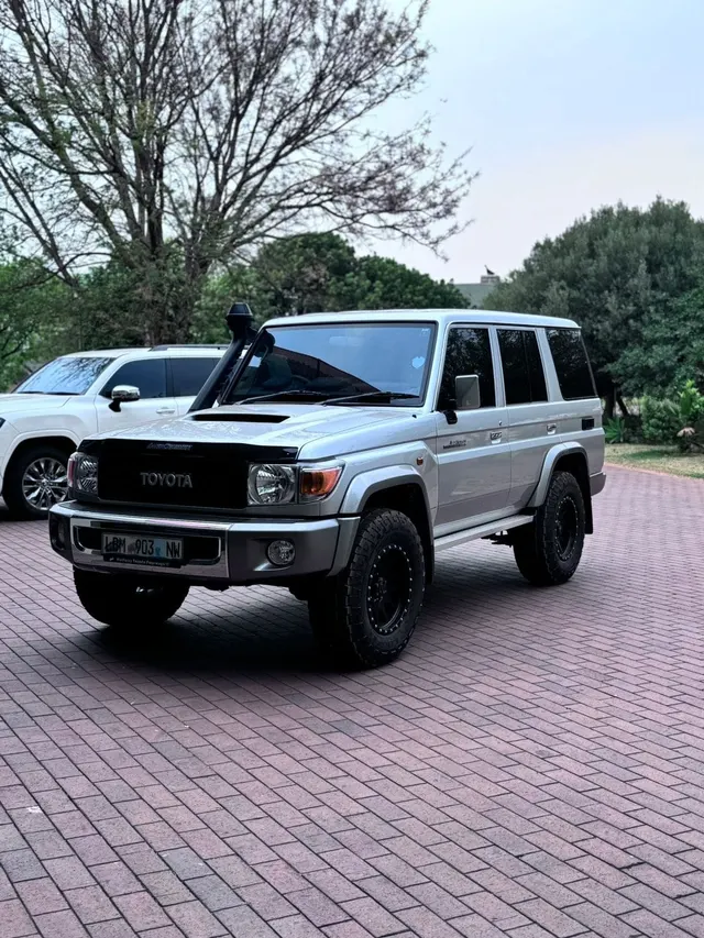 2023 Land Cruiser 76 4.5D-4D LX V8 Station Wagon