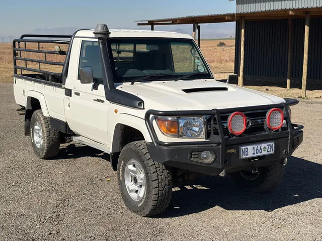 2017 Toyota Land Cruiser 79 4.5 V8 Turbo Diesel