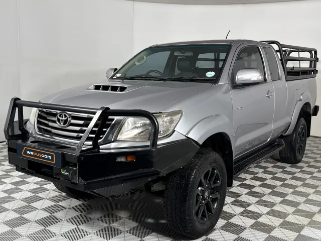 2015 Toyota Hilux 3.0d-4d Legend 45 4x4 Xtra CAB Pick Up