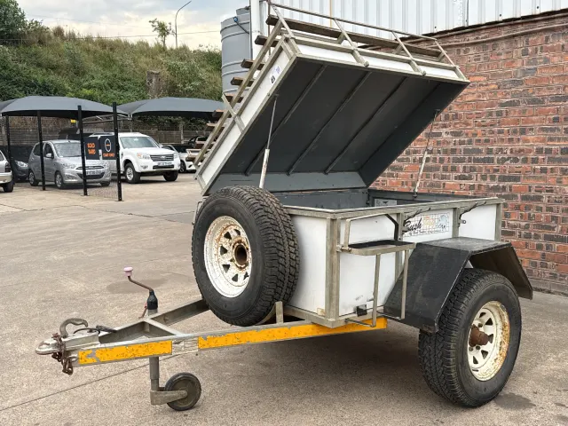 2005 Buzzard Industries Overlander Off Road
