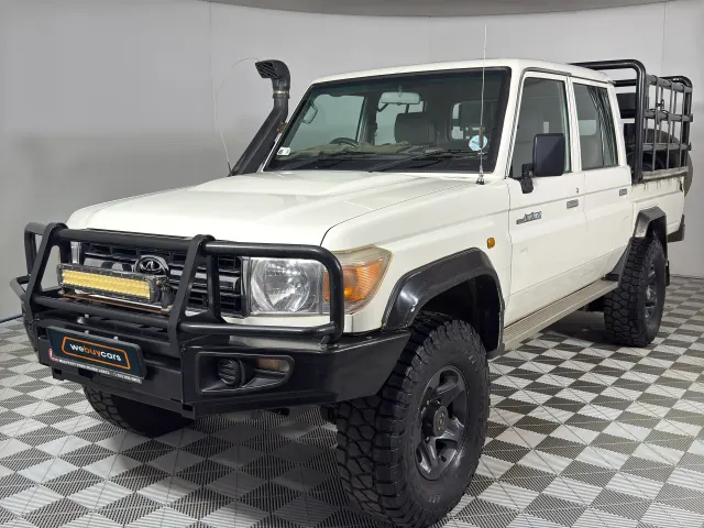2014 Toyota Land Cruiser 79 4.0p Pick Up Double Cab