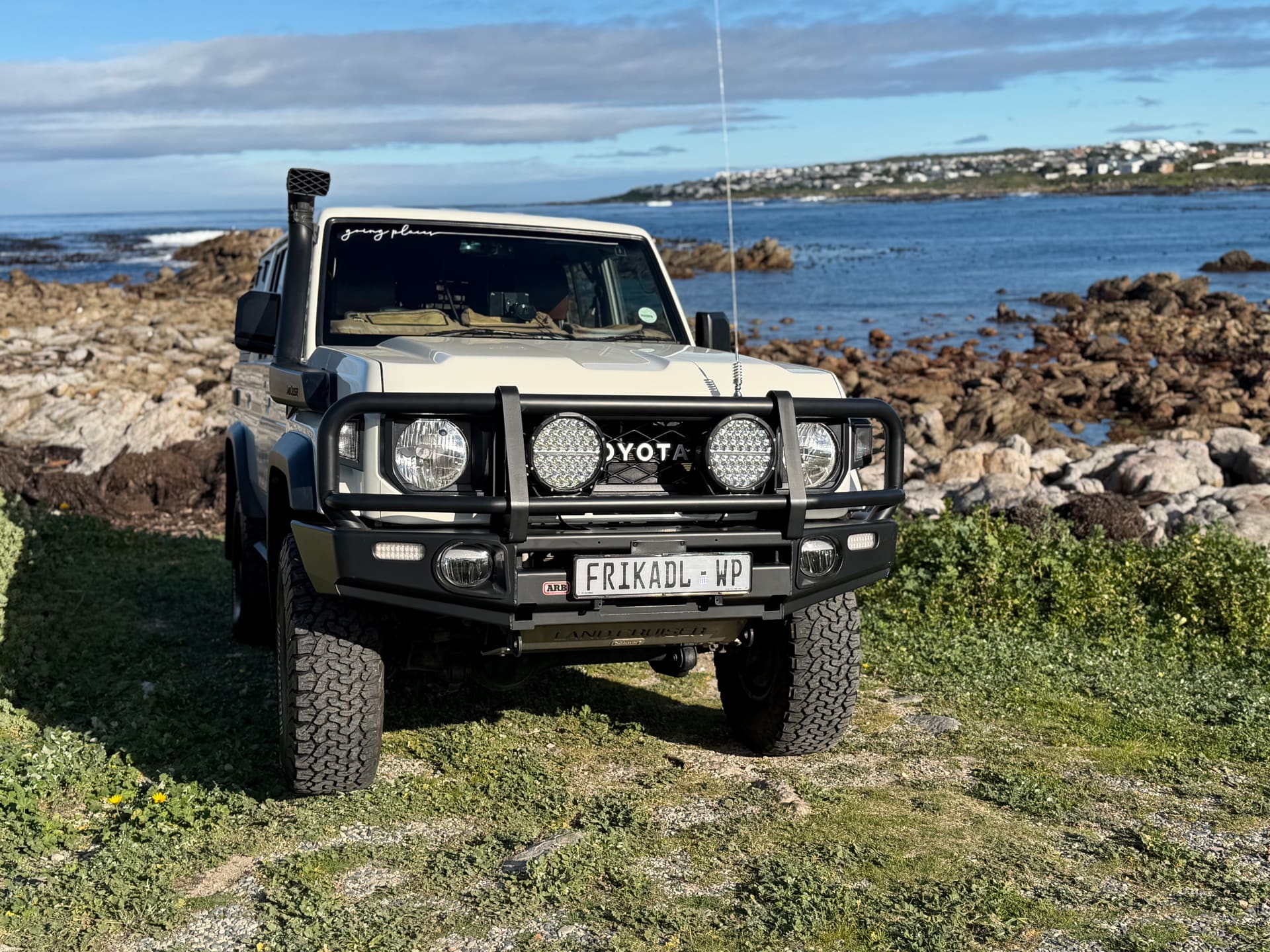 2024 Toyota Land Cruiser 76 4.5 V8 LX