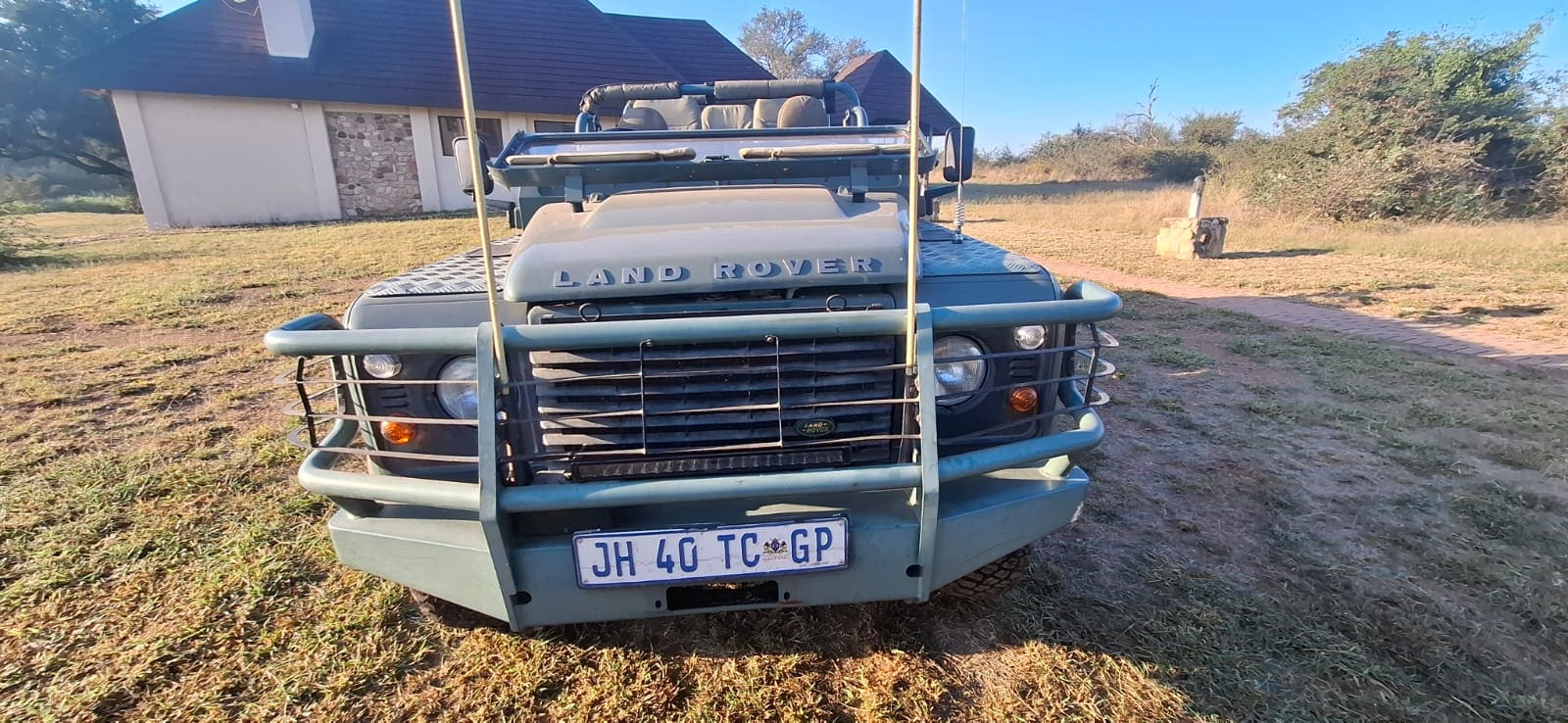 2009 Landrover 130 2.4 6 speed